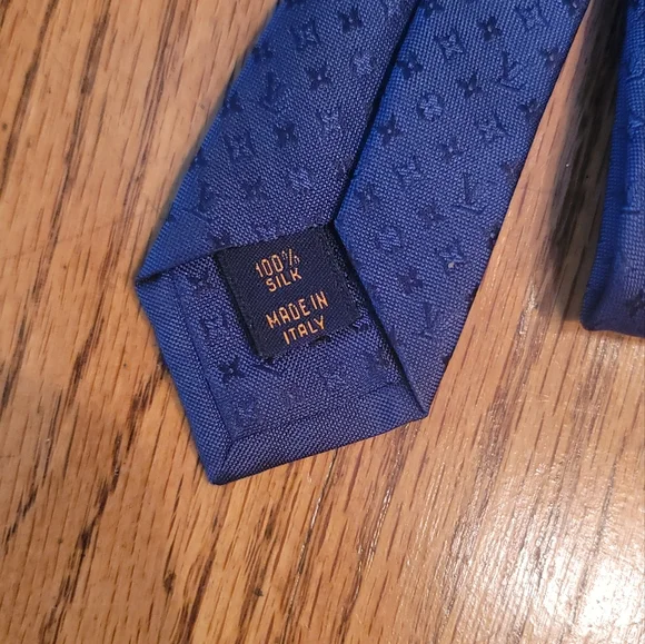 Louis Vuitton Blue Signature Monogram 100% Silk Tie - Picture 8 of 9